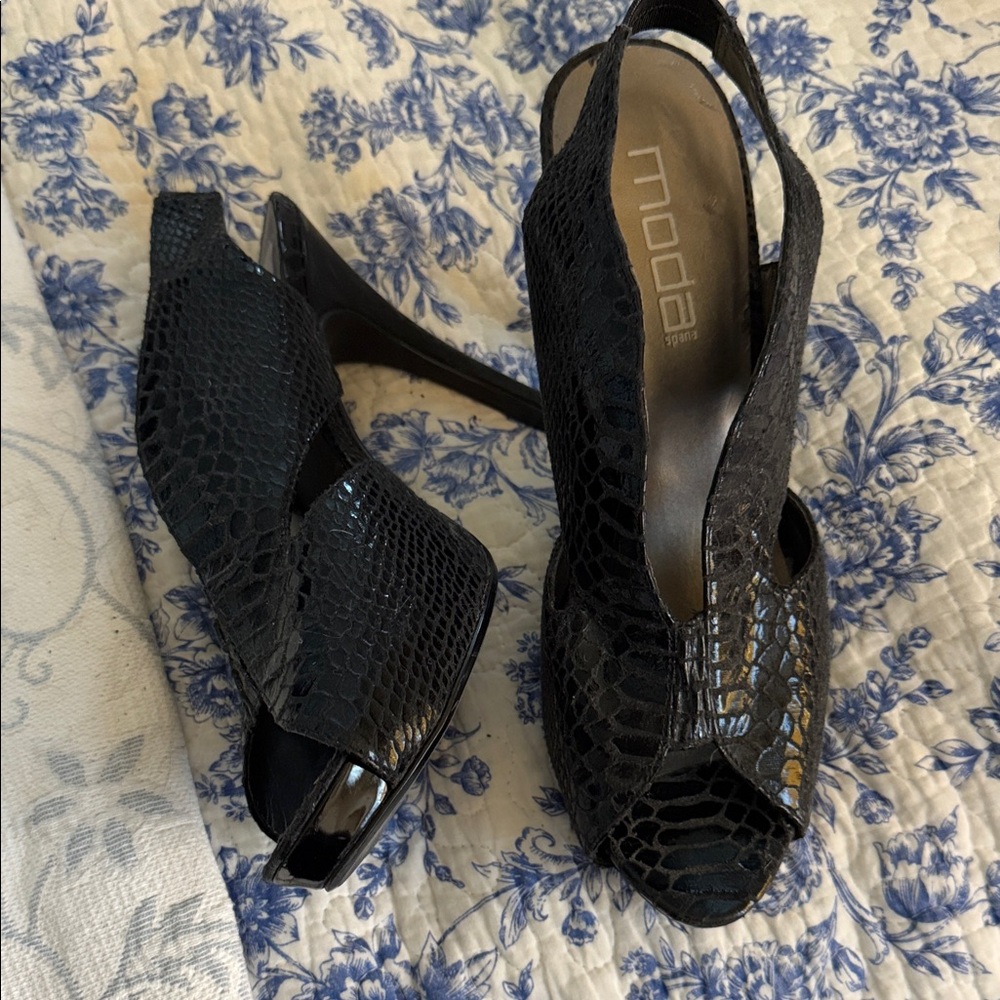 Moda Spana Black Snakeskin Peep-Toe Slingback Heels